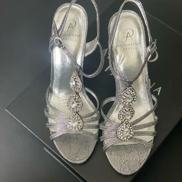 Adrianna Papell heels - Picture 9 of 10